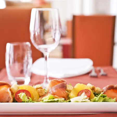 Ξενοδοχείο Lam 4*