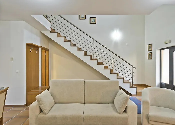 Lam 酒店 埃斯塔雷雅