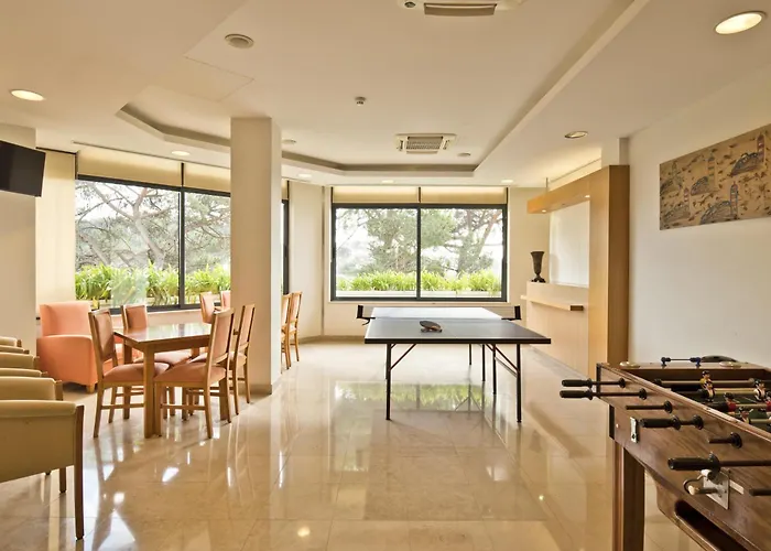 Lam 酒店 埃斯塔雷雅